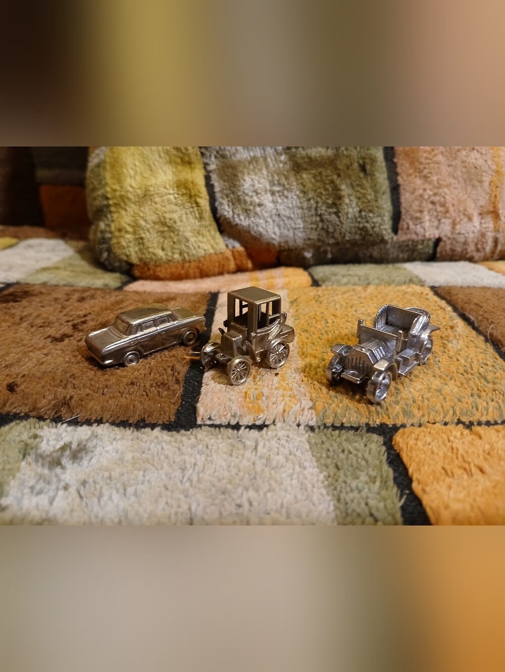 Vintage-Style Silver Metal Car Collectible - Silver B